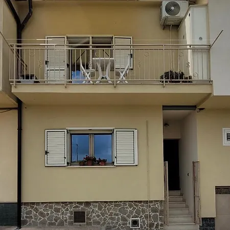 Accoglienza Personale, Parcheggio E Vista Su Tricarico In Basilicata, Io Sono Qui Tricarico