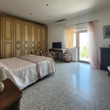 Accoglienza Autentica, Parcheggio E Vista Su In Basilicata, Io Sono Qui Tricarico