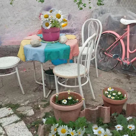 Accoglienza Personale, Parcheggio E Vista Su Tricarico In Basilicata, Io Sono Qui