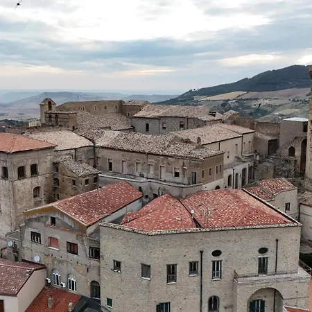 Апартаменты Accoglienza Personale, Parcheggio E Vista Su Tricarico In Basilicata, Io Sono Qui